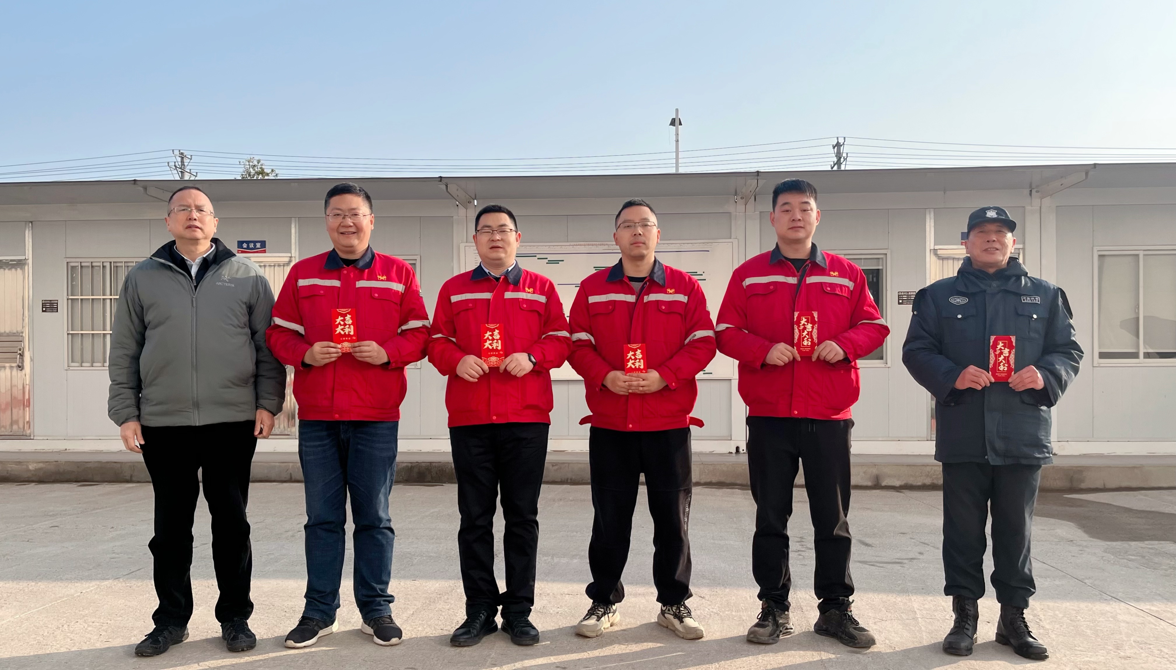 化機公司黨委書記、董事長、總經(jīng)理楊中澤到項目現(xiàn)場走訪慰問(圖2)